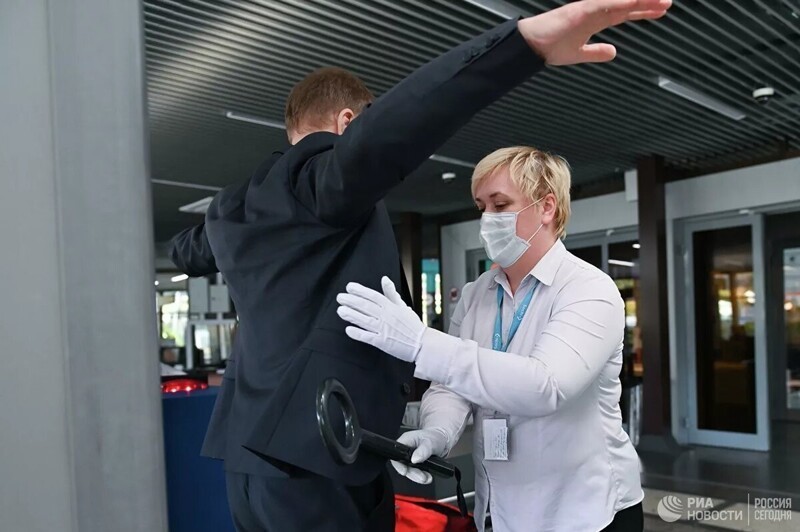 4. Сотрудники аэропорта могут знать, что пассажир держал в руках незадолго до прибытия в аэровокзал