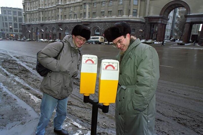 Первые автоматы по оплате парковки на Тверской улице, конец 90-х