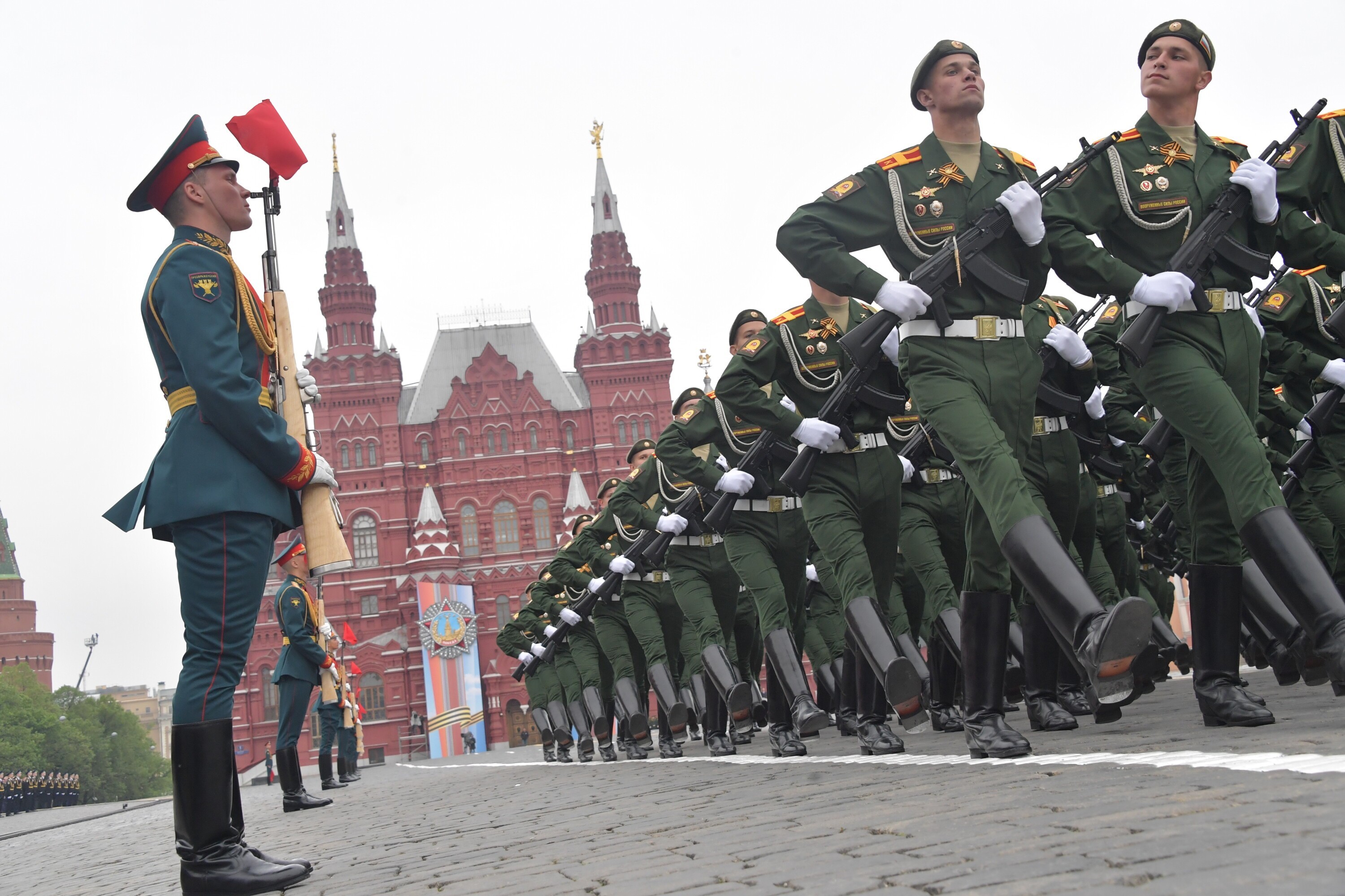 военный парад на красной площади в москве