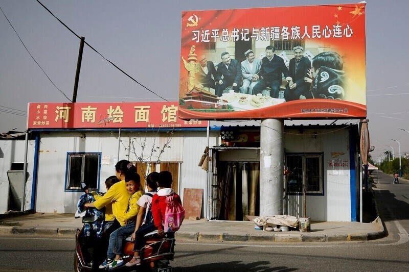 Решение уйгурского вопроса: как в Китае "перевоспитывают" мусульман