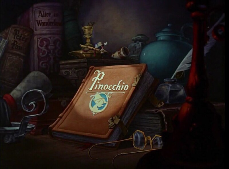 17. В начале «Пиноккио» (1940) на столе рядом с одноимённой книгой можно увидеть две других книги, которые Дисней также вскоре экранизирует