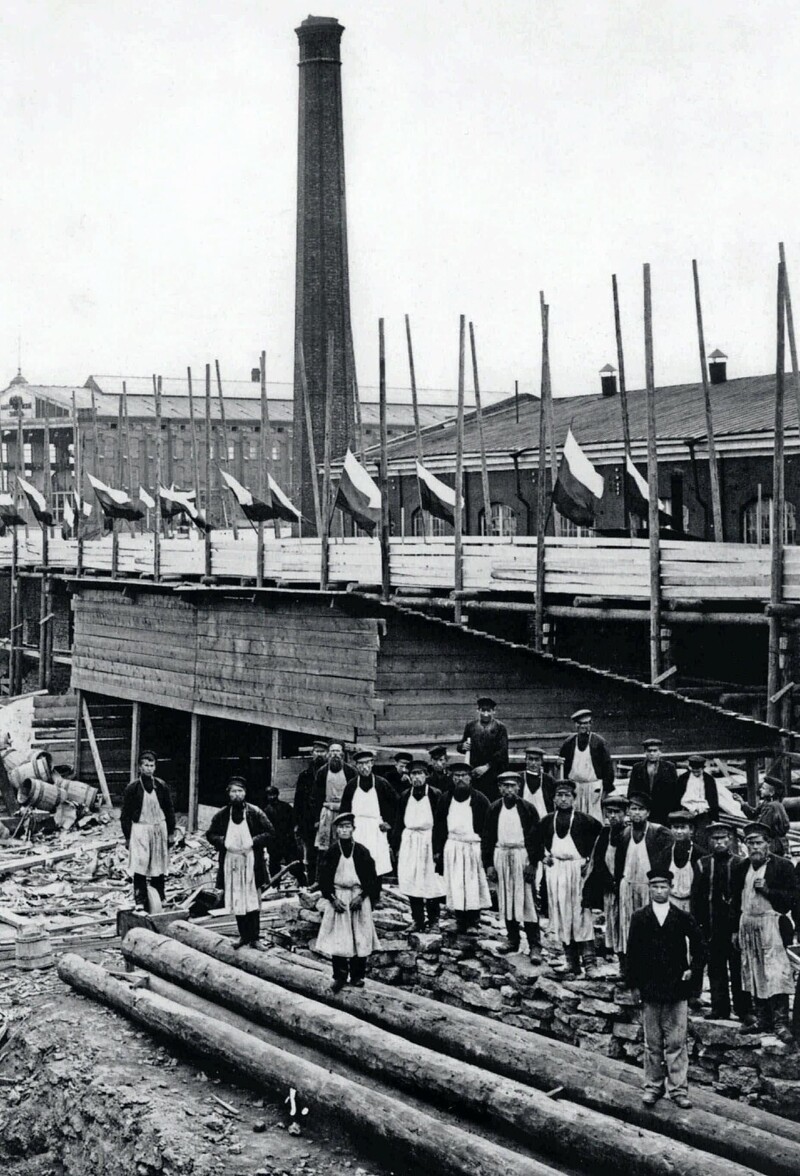 1903. Строительство эллинга Балтийского завода. 8 июня