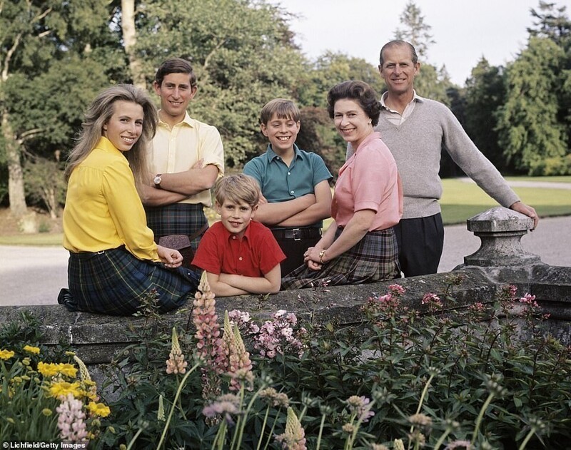 Потрясающие фотографии - ретроспектива жизни принца Филиппа, полной смеха и любви к своей семье