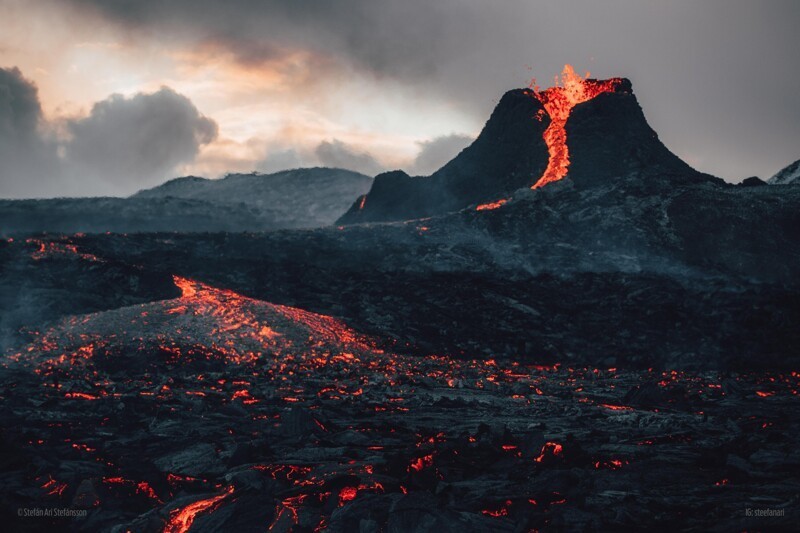 Недавно начавшееся извержение вулкана Гелдингадалир в Исландии может продлиться несколько лет, утверждают ученые