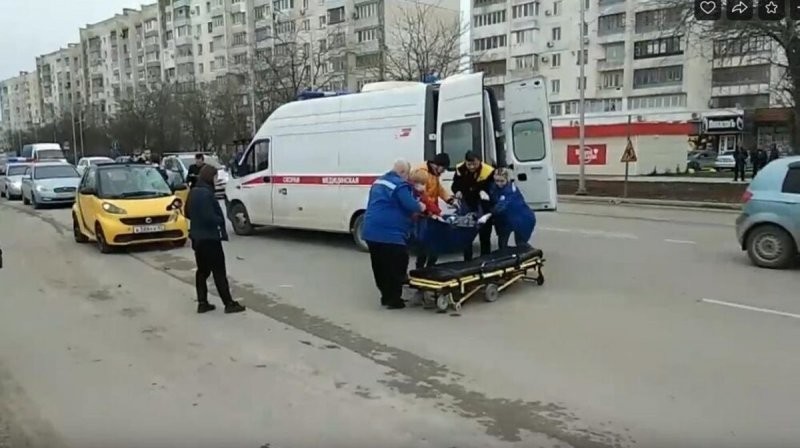 В Крыму автомобилистка за рулем «Смарта» сбила пожилую женщину на пешеходном переходе