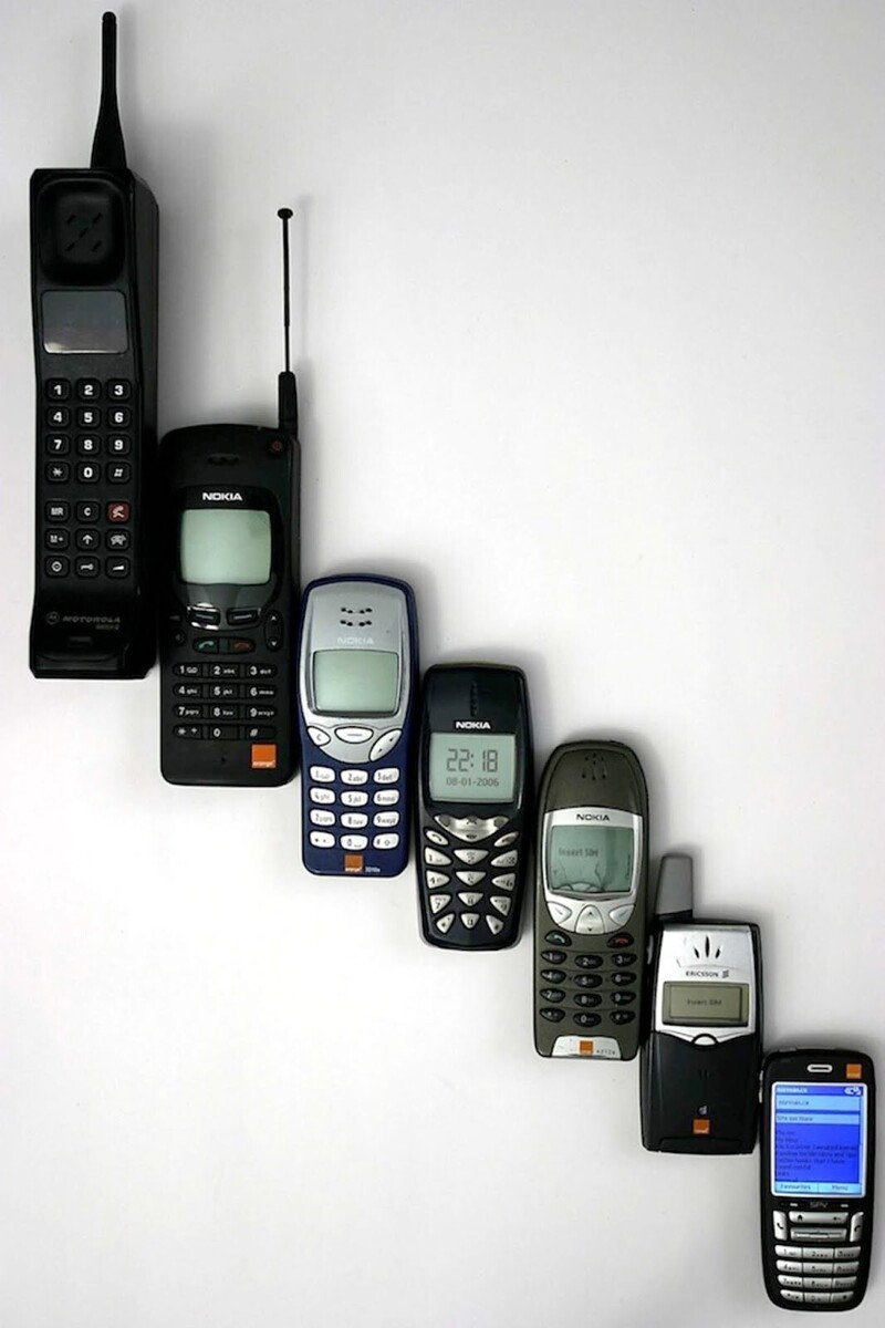 Эволюция мобилы: 1990 - 2000 г.г.
