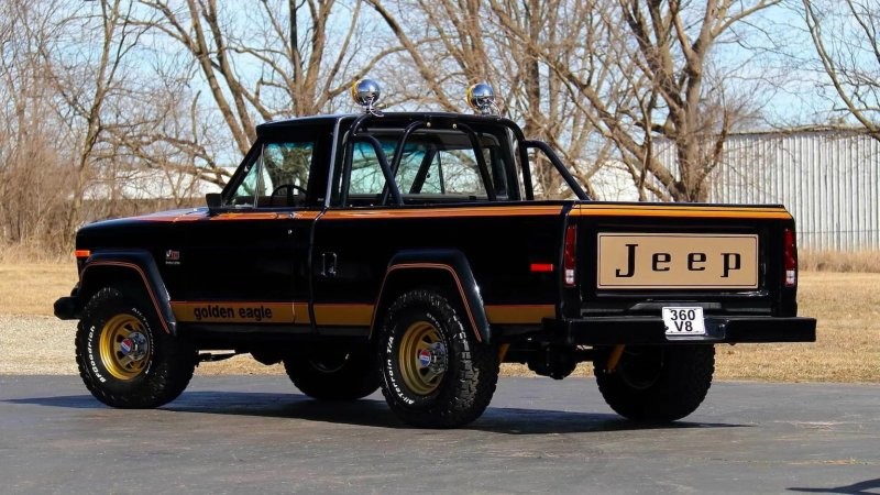 Jeep J10 Golden Eagle — у нас был "Белый орёл", а у американцев - Золотой
