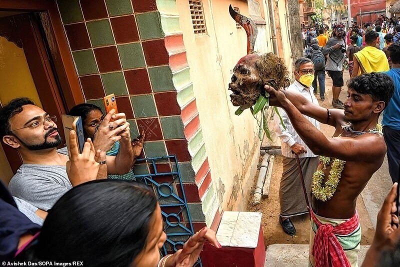 Фоторепортаж: невероятный фестиваль Шива Гаджан в Индии