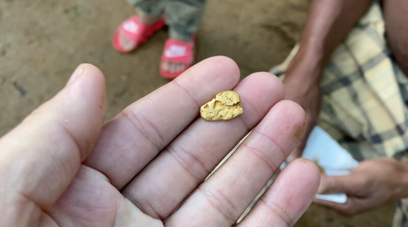 Продолжение поста —Как добывают золотые самородки в Доминиканских джунглях. Золото прямо под ногами!