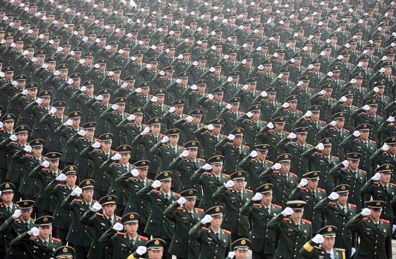 Китайские военные на параде 2014 года… (ChinaFotoPress)