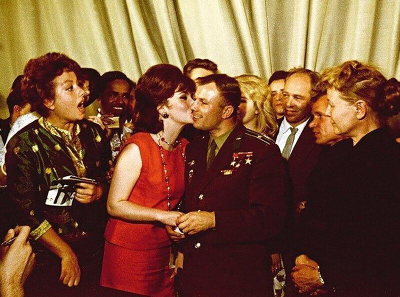 Юрий Гагарин и Джина Лоллобриджида, 1961 г.