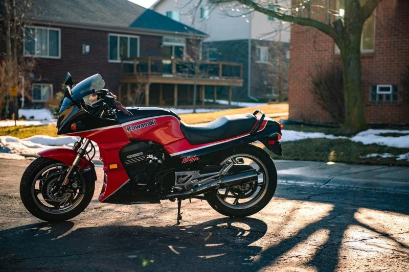 Kawasaki Ninja ZX900 — главный мотоцикл Тома Круза