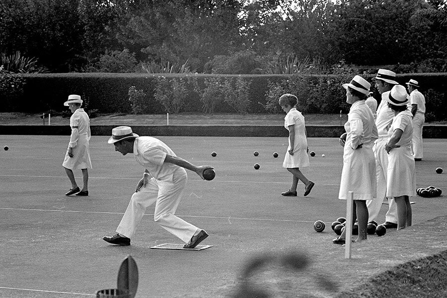 1965 год. Снимок сделан в частном клубе в Солсбери. Для игры в боулинг допускались только расово верные жители Родезии.