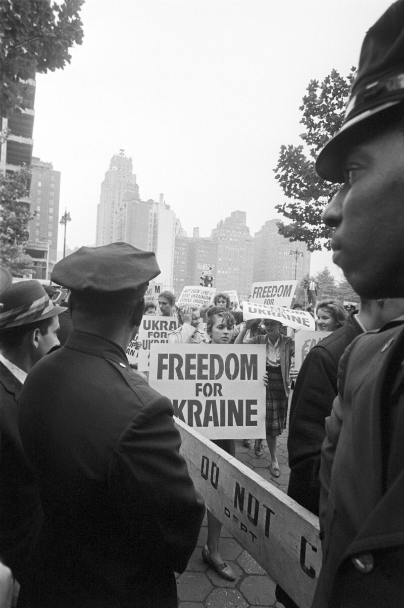 1960. Демонстрация в Нью-Йорке против приезда Никиты Хрущева. 21 сентября. Фоторепортаж