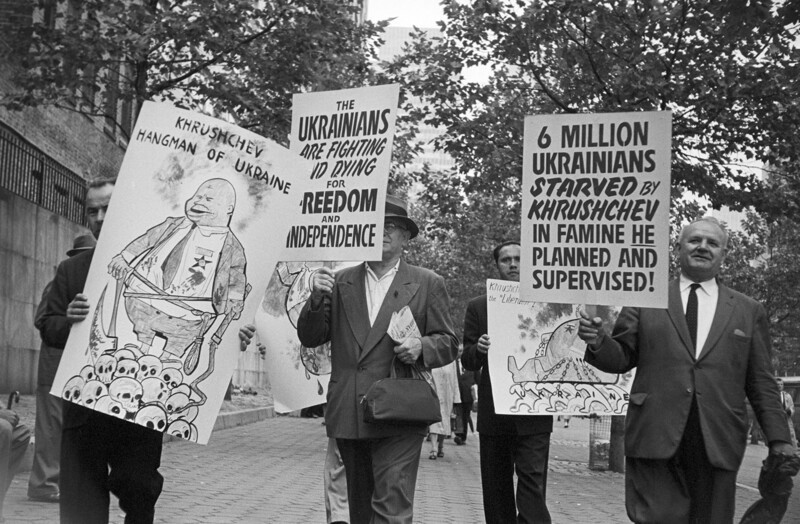 1960. Демонстрация в Нью-Йорке против приезда Никиты Хрущева. 21 сентября. Фоторепортаж
