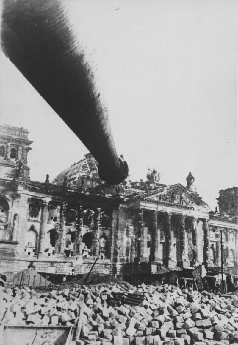 20 апреля 1945 г. Начался штурм Берлина