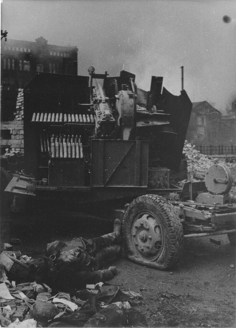20 апреля 1945 г. Начался штурм Берлина