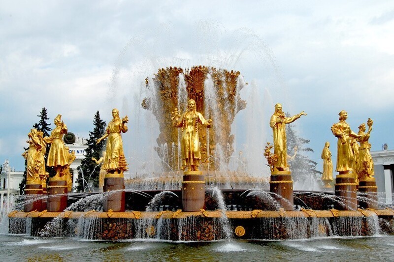 Знаменитый фонтан «Дружба народов СССР