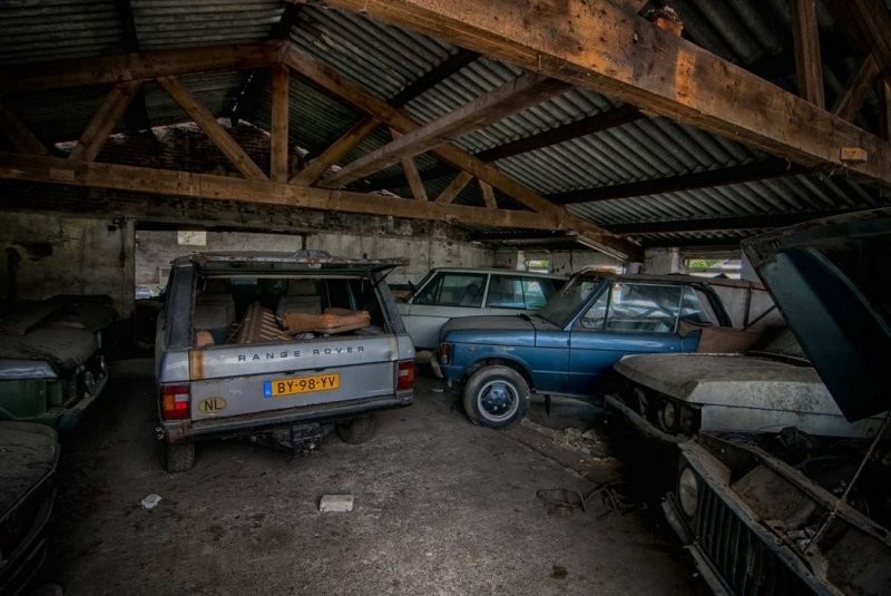 В Нидерландах обнаружили «кладбище» заброшенных Range Rover и Mercedes-Benz