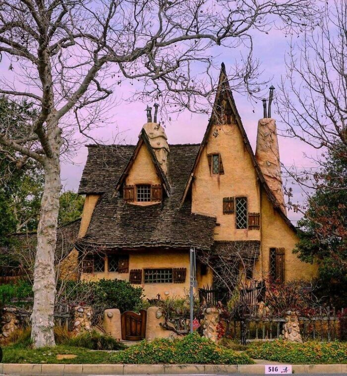 "Недалеко от меня есть дом, который словно пришел из волшебной сказки"