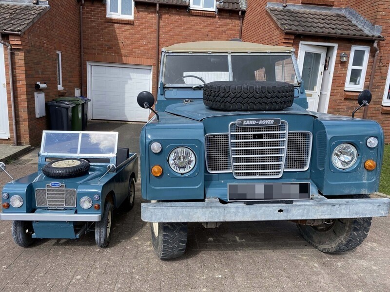 Папа сделал миниатюрную версию семейного Land Rover для четырехлетнего сына