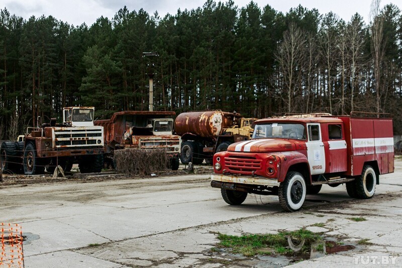 На территории заброшенной автомобильной базы в Припяти создается музей техники, которая принимала участие в ликвидации последствий взрыва на ЧАЭС