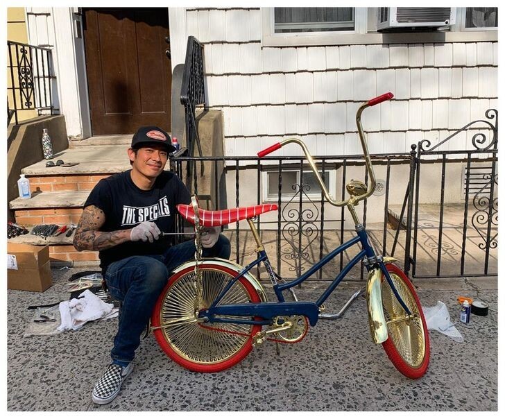 "Моя жена хотела золотой велосипед. Я купил старый подростковый велик и полностью его переделал"