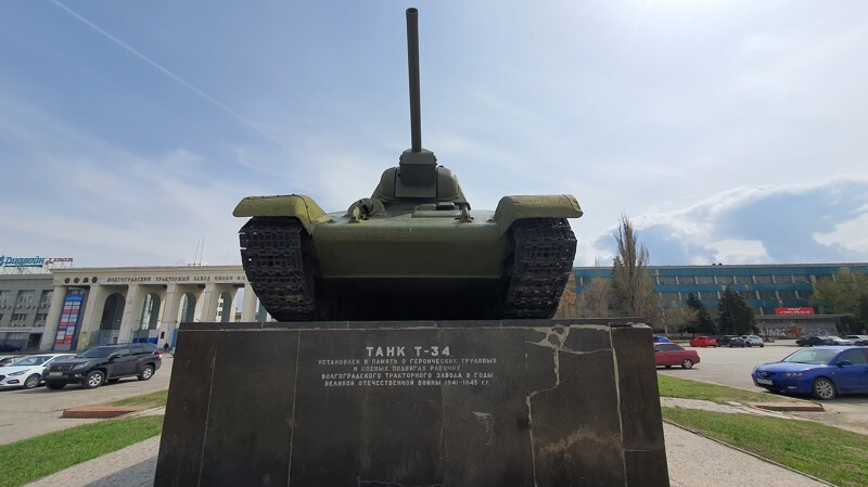 Памятник танку Т-34 в Волгограде