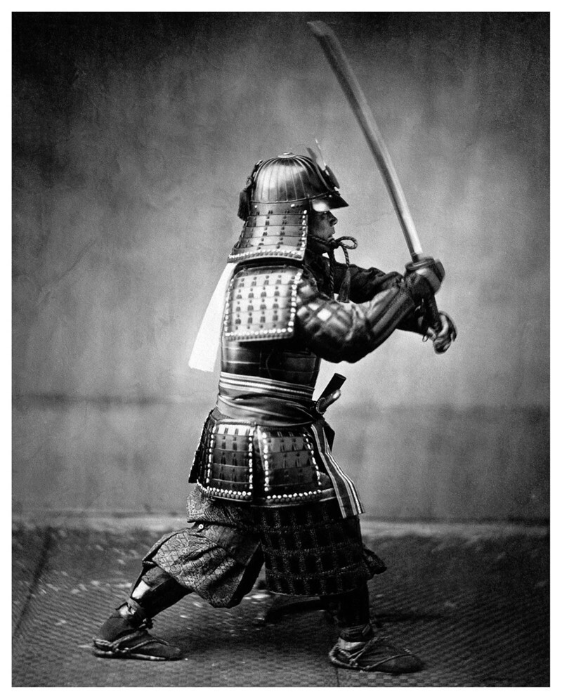Самурай позирует с мечом. 1867 г.