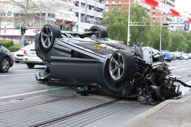 Пожилой «гонщик» на Audi из Хорватии устроил массовое ДТП: пешеходы чудом не пострадали