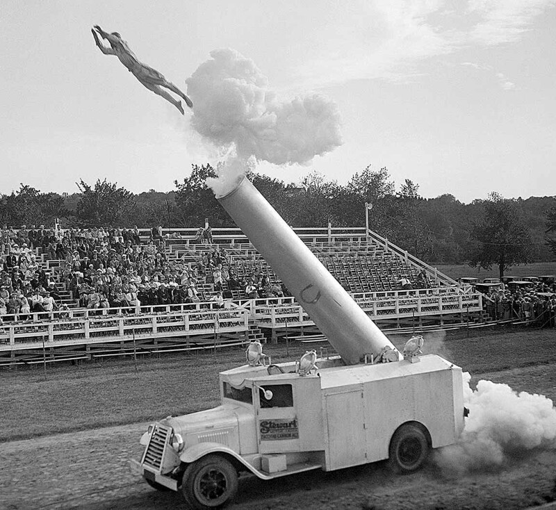 Человек-ракета, 1934 год