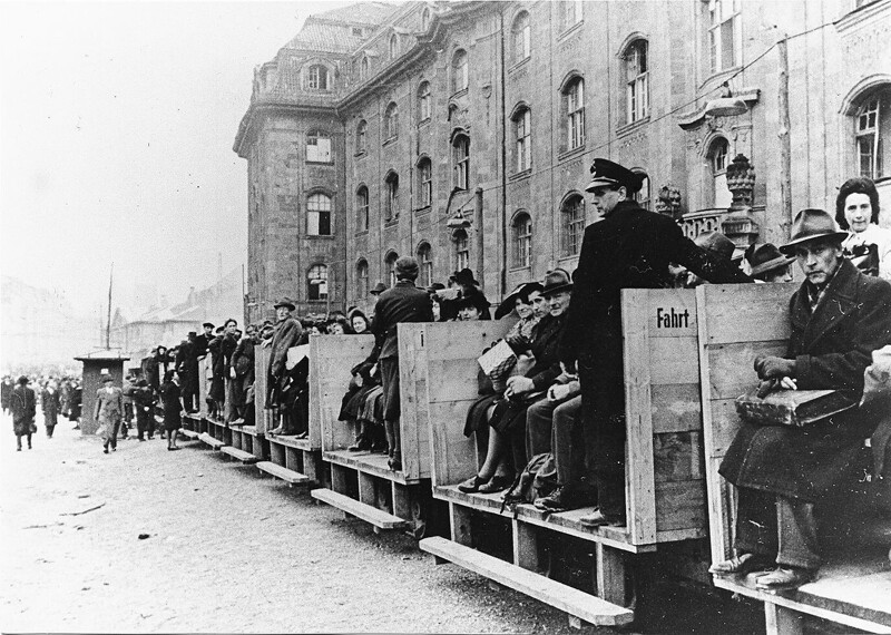 Городской транспорт в Мюнхене, Германия, 1944 год