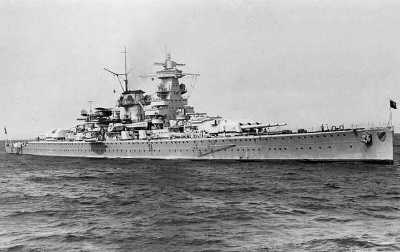 Немецкий крейсер «Адмирал Шеер»