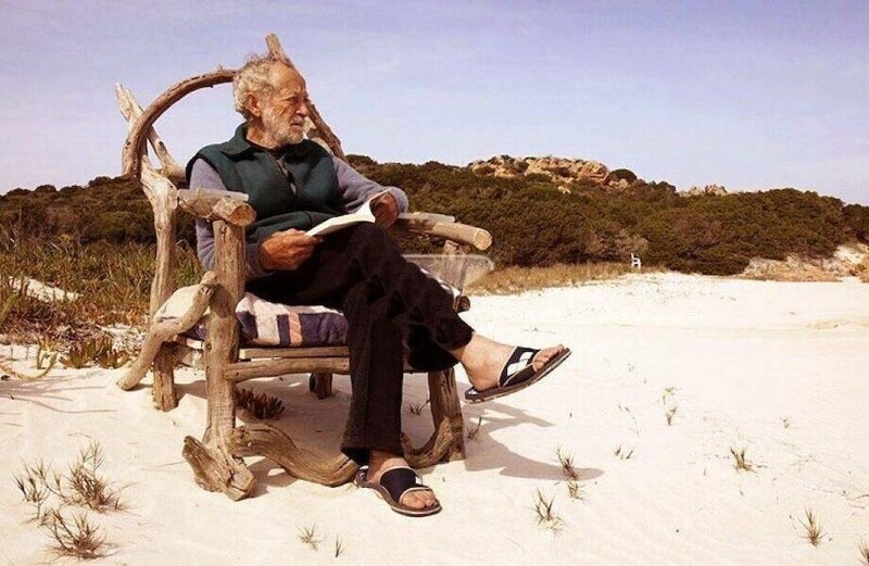 Почему власти Италии изгнали 81-летнего Робинзона с острова, где он жил более 30 лет