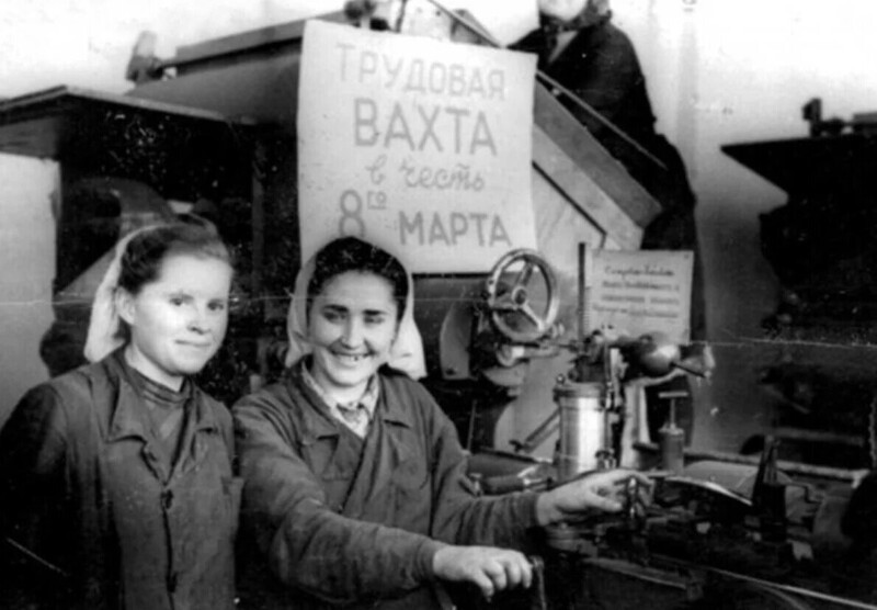 Как выглядели рабочие девушки в СССР