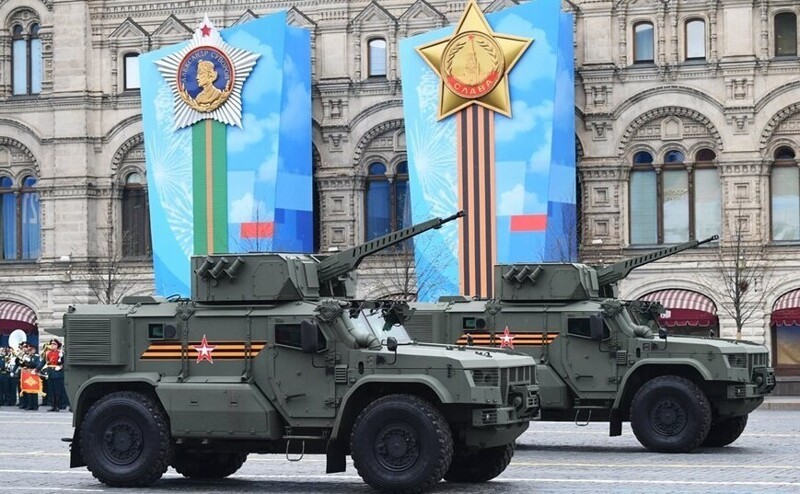 Стали известны новинки военной техники, принявшие участие в параде 9 Мая, в Москве: видео
