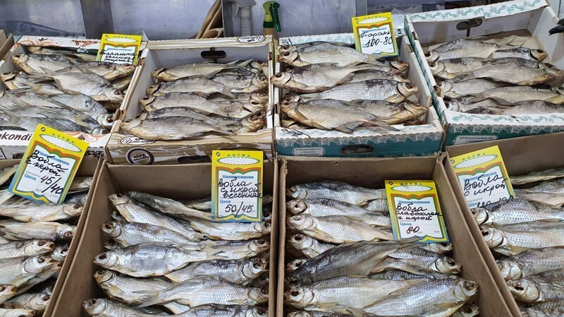 Рыбный рынок в Астрахани