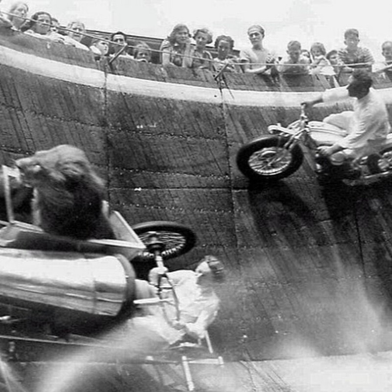 Лев-экстремал и мотоциклисты. Цирковое шоу «Стена Смерти», 1929 год
