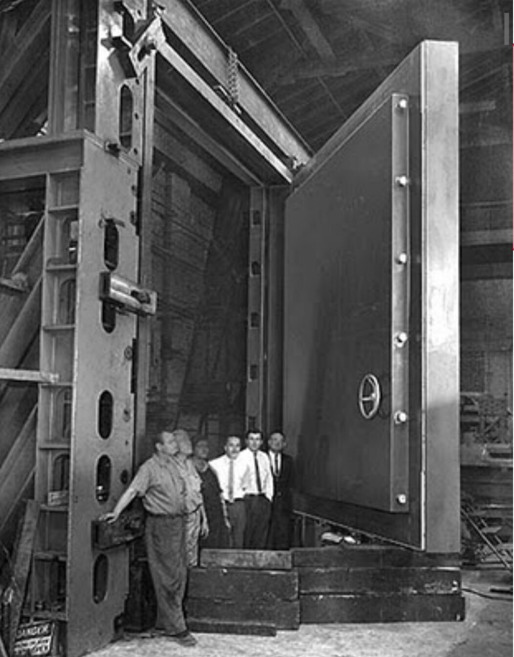 Дверь в бункер для конгрессменов на случай ядерной войны, США, 1960-е.