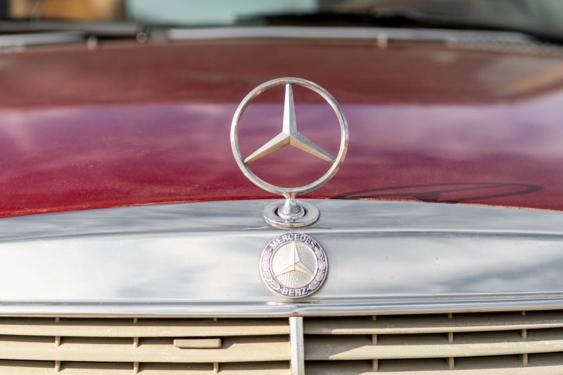 Взгляните на универсал Mercedes-Benz с пробегом миллион с лишним километров, который сейчас можно купить