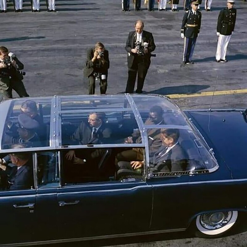 Джон Ф. Кеннеди и президент Кот д'Ивуара Феликс Уфуэ-Буаньи. 22 мая 1962 года.