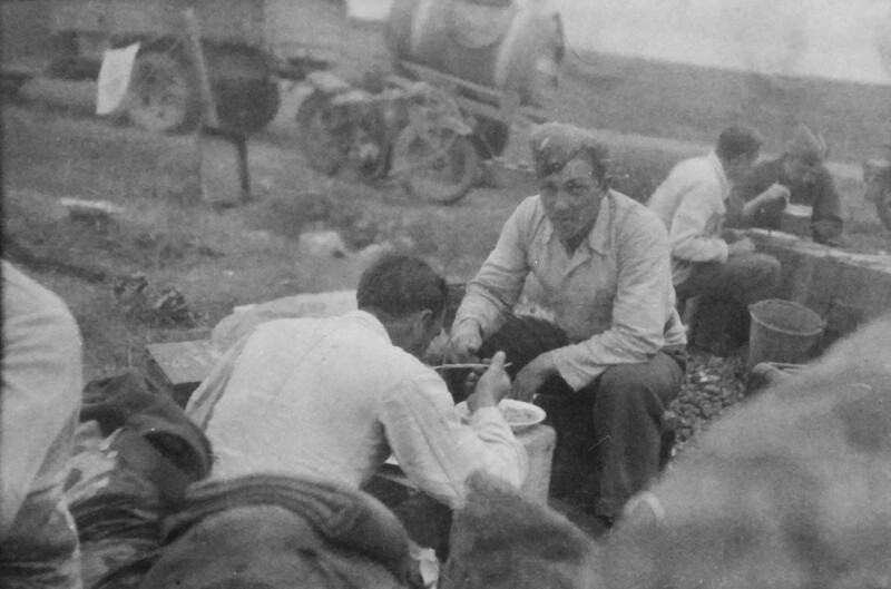 Покупатель старой фототехники обнаружил архивные снимки времен Великой Отечественной войны