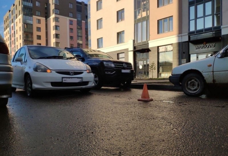 Стой, пацан! В Красноярске 6-летний мальчик попал под машину
