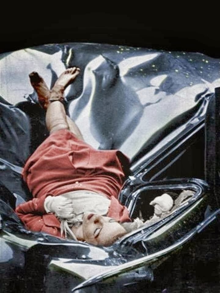 Светская красавица Эвелин МакХейл, покончившая с собой, спрыгнув с крыши Эмпайр Стейт билдинг, 1947 г.