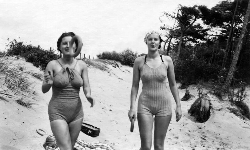 Девушки на пляже, Кранц, Германия, 1937 г.