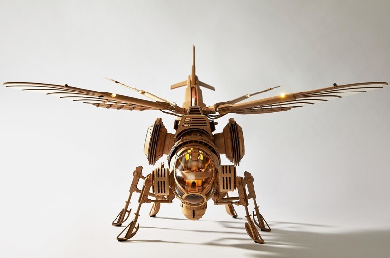 Любовь, смерть, картонные роботы: футуристичные скульптуры Грега Олийника