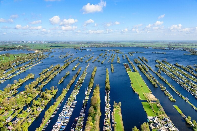 Загадочное резанное озеро в Нидерландах
