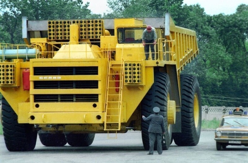 Автомобиль БелАЗ грузоподъёмностью 180 тонн, 1987 год