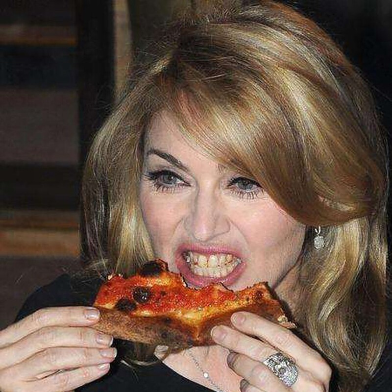 Мадонна и пицца