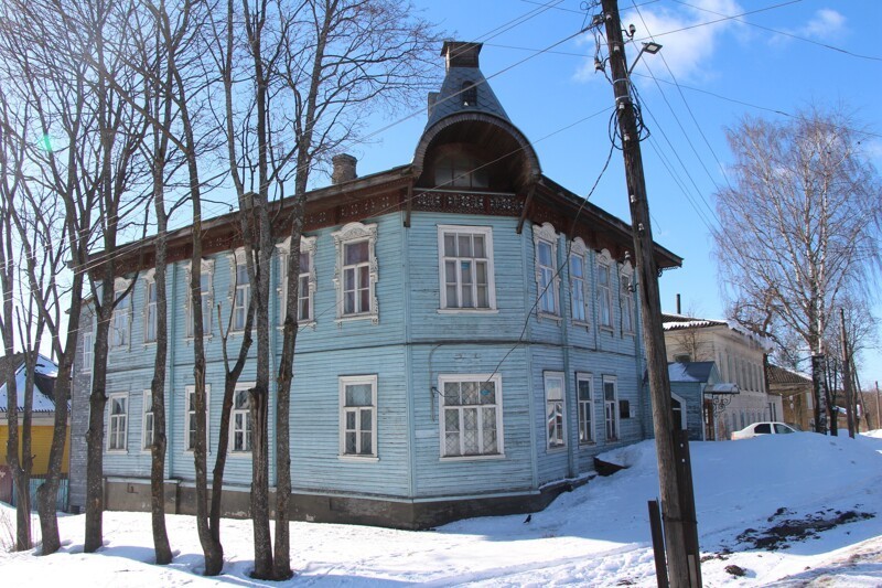 Ещё один чудесный деревянный теремок - дом врача Мясникова. 